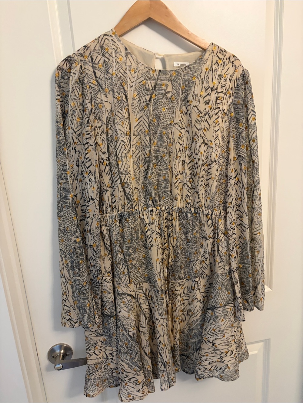 Women’s Cream Printed Long-Sleeve Tiered Dress